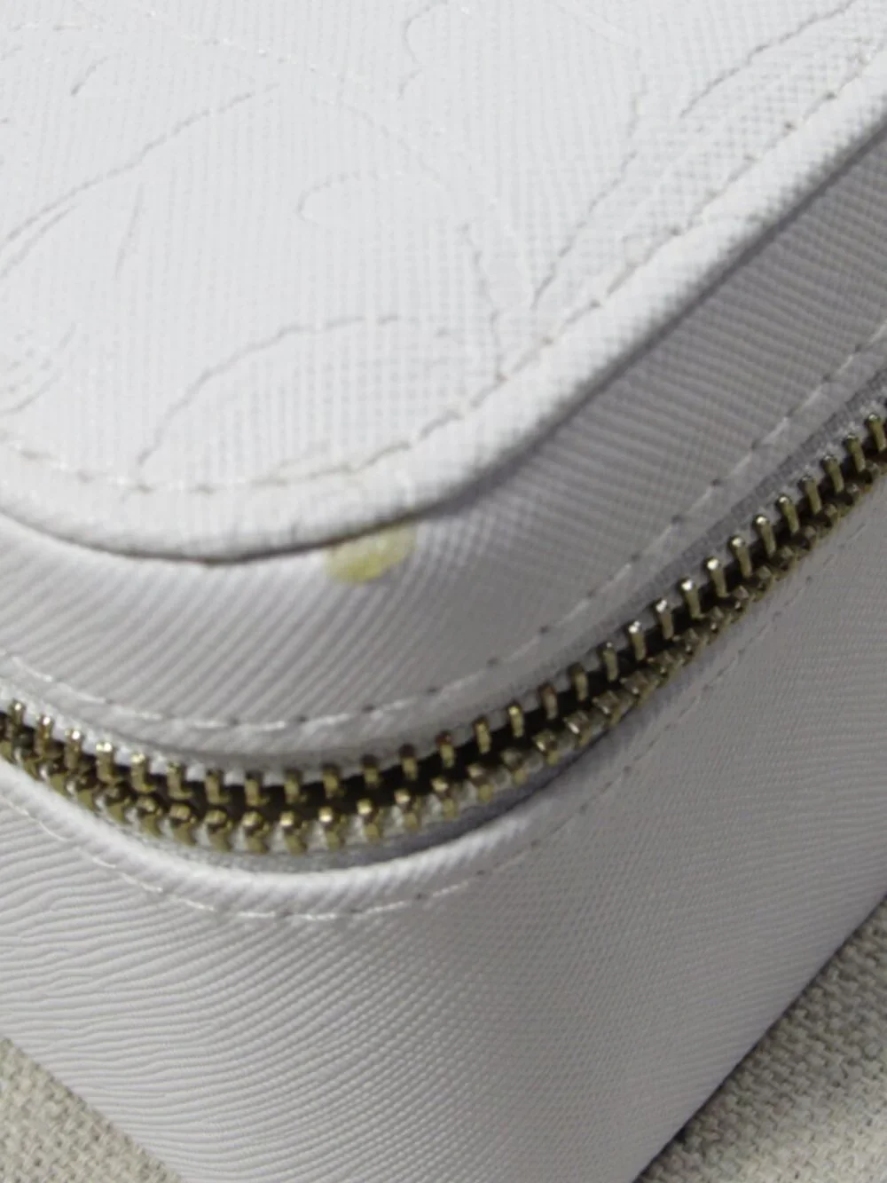 Pandora White Travel Jewelry Box Embossed Floral Gold Zipper Gray Velvet Lining